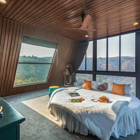 Saffronstays A Vantage, Panchgani - A Pyramid Shaped Unique Luxury Villa With Infinity Valley Views Ngoại thất bức ảnh