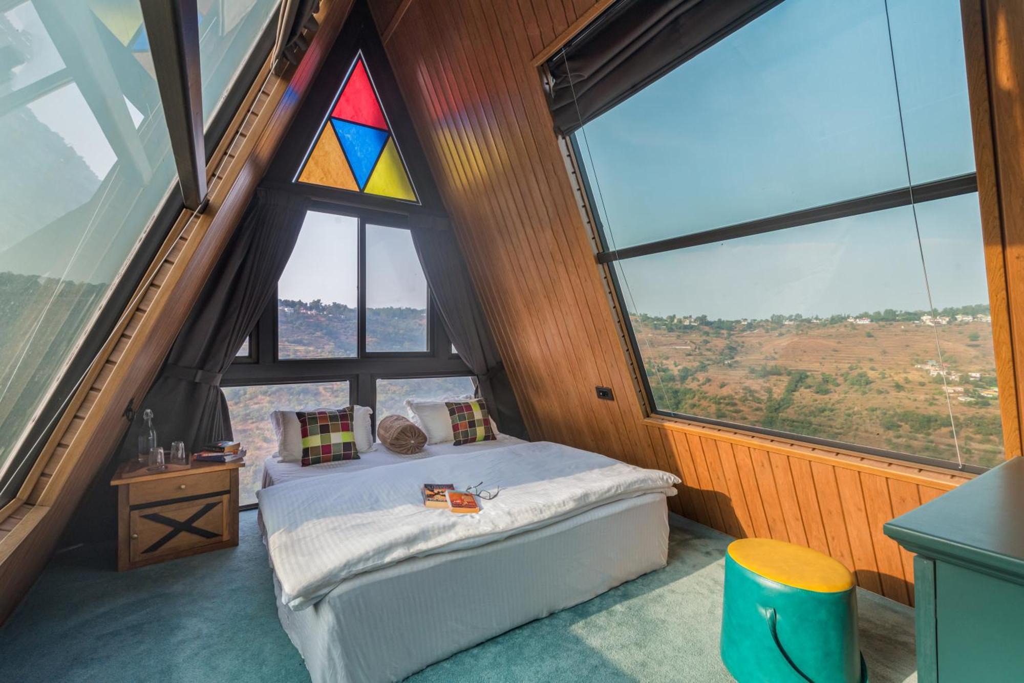 Saffronstays A Vantage, Panchgani - A Pyramid Shaped Unique Luxury Villa With Infinity Valley Views Ngoại thất bức ảnh