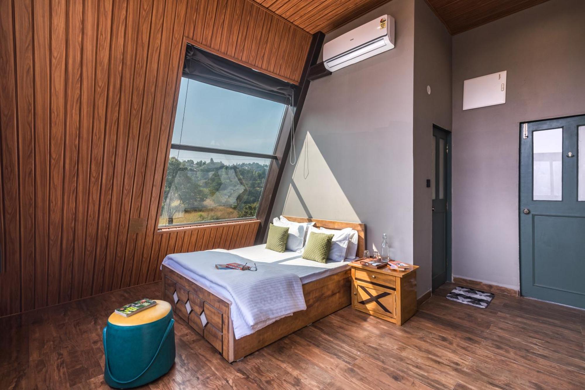 Saffronstays A Vantage, Panchgani - A Pyramid Shaped Unique Luxury Villa With Infinity Valley Views Ngoại thất bức ảnh